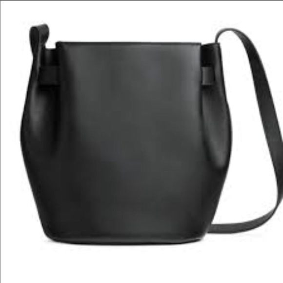 Cuyana Handbags - Cuyana Cinch Tote in Black
